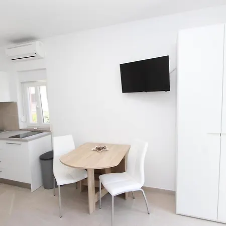 Apartment Mihaela *