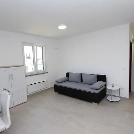 Apartment Mihaela *
