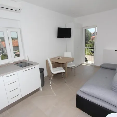 Mihaela Apartment